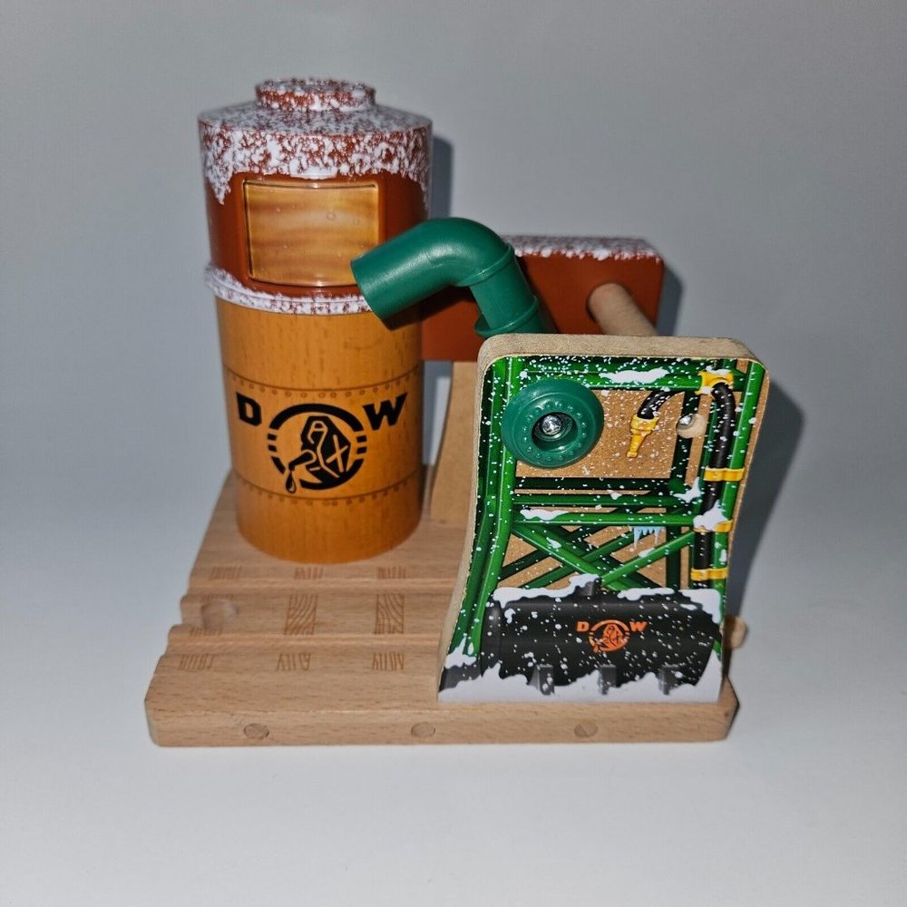 Winter Fuel Up Thomas & Friends Wooden Railway Oil Station Track 2013 Gullane